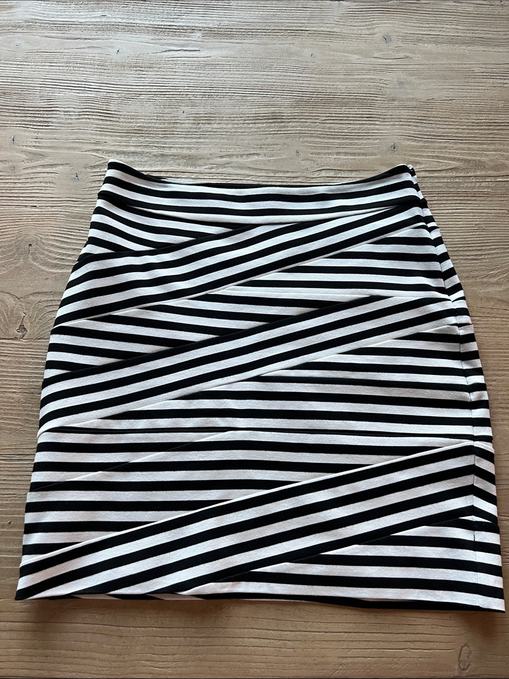Express Black & White Striped Pencil Skirt Size 8